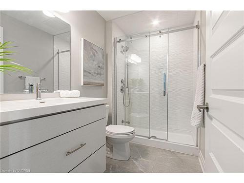 428-128 Grovewood Common, Oakville, ON - Indoor Photo Showing Bathroom