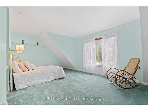 307254 Hockley Valley Road, Mono, ON - Indoor Photo Showing Bedroom