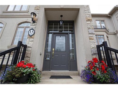 15-2400 Neyagawa Boulevard, Oakville, ON - Outdoor