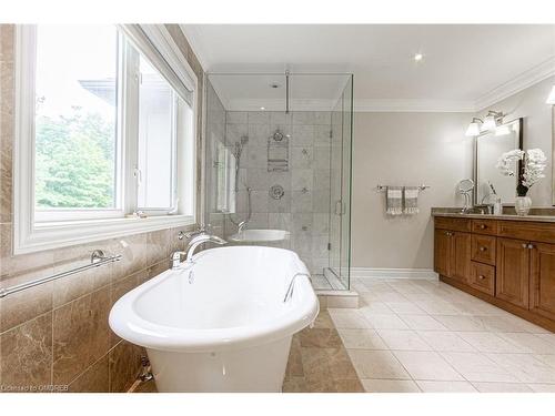 15-2400 Neyagawa Boulevard, Oakville, ON - Indoor Photo Showing Bathroom