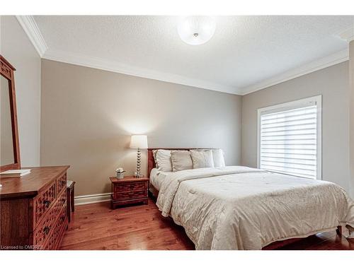 15-2400 Neyagawa Boulevard, Oakville, ON - Indoor Photo Showing Bedroom