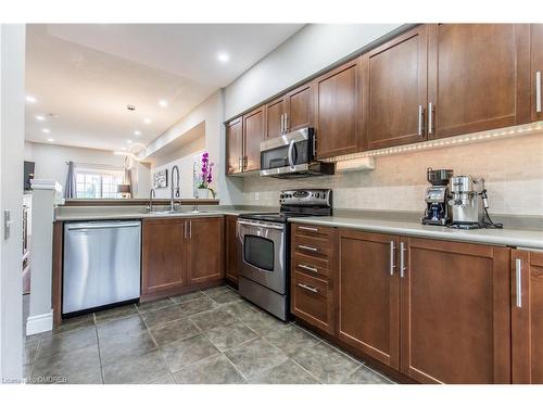 10-5080 Fairview Street, Burlington, ON - Indoor Photo Showing Kitchen