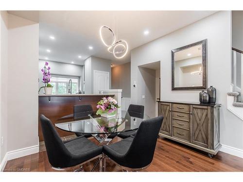 10-5080 Fairview Street, Burlington, ON - Indoor Photo Showing Dining Room