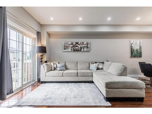 10-5080 Fairview Street, Burlington, ON - Indoor Photo Showing Living Room