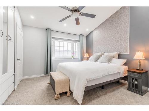 10-5080 Fairview Street, Burlington, ON - Indoor Photo Showing Bedroom