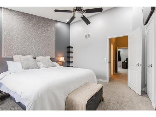 10-5080 Fairview Street, Burlington, ON - Indoor Photo Showing Bedroom