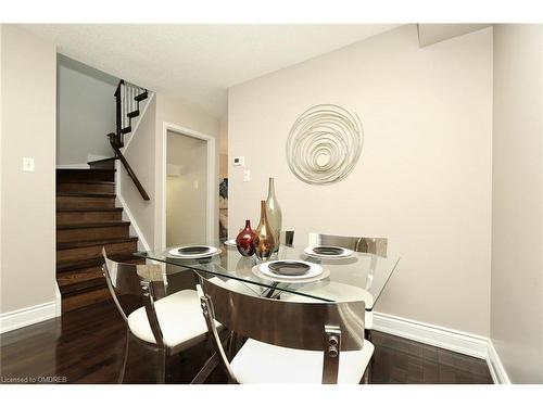 6832 Apex Court, Mississauga, ON - Indoor Photo Showing Dining Room