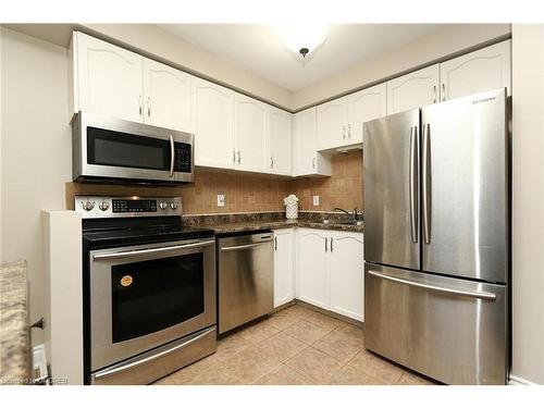 6832 Apex Court, Mississauga, ON - Indoor Photo Showing Kitchen With Stainless Steel Kitchen