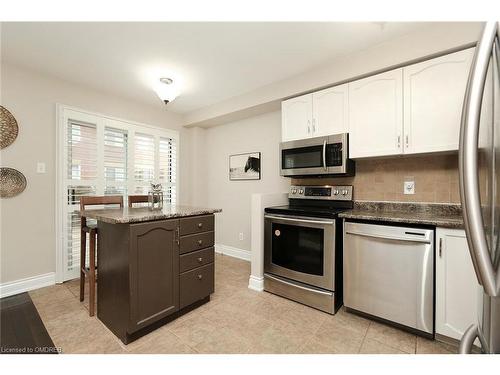 6832 Apex Court, Mississauga, ON - Indoor Photo Showing Kitchen With Stainless Steel Kitchen