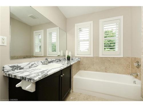 6832 Apex Court, Mississauga, ON - Indoor Photo Showing Bathroom