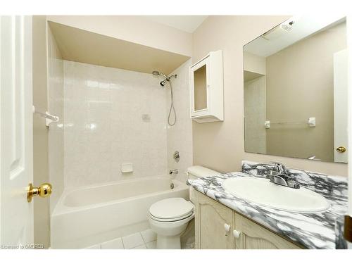 6832 Apex Court, Mississauga, ON - Indoor Photo Showing Bathroom