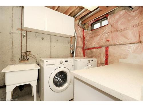 6832 Apex Court, Mississauga, ON - Indoor Photo Showing Laundry Room