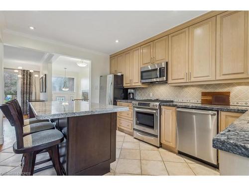 418 Willis Drive, Oakville, ON - Indoor Photo Showing Kitchen With Stainless Steel Kitchen