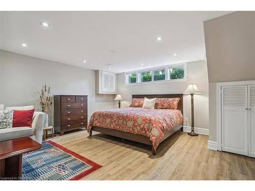 418 Willis Drive, Oakville, ON - Indoor Photo Showing Bedroom