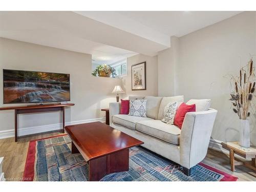 418 Willis Drive, Oakville, ON - Indoor Photo Showing Living Room