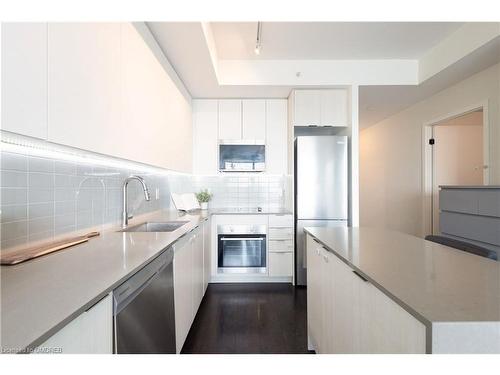 1605-2481 Taunton Road, Oakville, ON - Indoor Photo Showing Kitchen With Stainless Steel Kitchen With Upgraded Kitchen