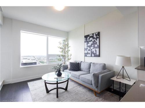 1605-2481 Taunton Road, Oakville, ON - Indoor Photo Showing Living Room