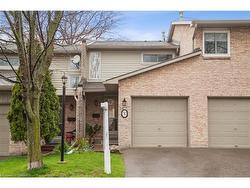 30-2075 Asta Drive  Mississauga, ON L5A 2T5