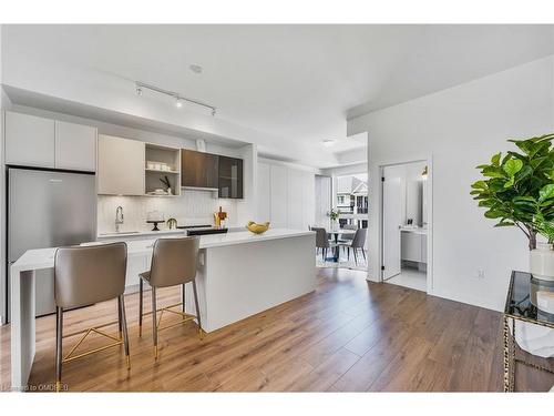 3058 Trailside Drive, Oakville, ON - Indoor Photo Showing Kitchen