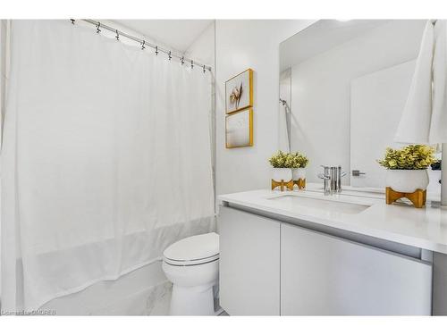 3058 Trailside Drive, Oakville, ON - Indoor Photo Showing Bathroom