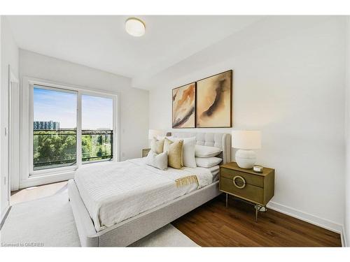 3058 Trailside Drive, Oakville, ON - Indoor Photo Showing Bedroom