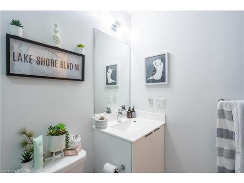 2014-30 Shore Breeze Drive, Toronto, ON - Indoor Photo Showing Bathroom