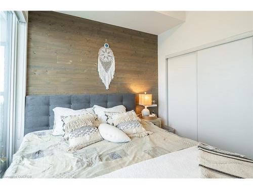 2014-30 Shore Breeze Drive, Toronto, ON - Indoor Photo Showing Bedroom