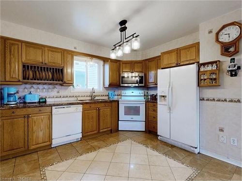 1 Jennifer Crescent, St. Catharines, ON - Indoor Photo Showing Kitchen