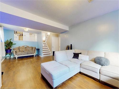 1 Jennifer Crescent, St. Catharines, ON - Indoor Photo Showing Living Room