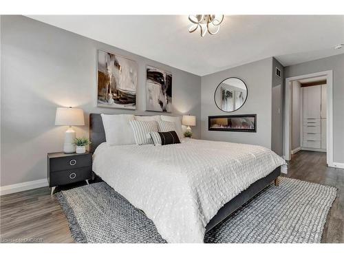 20-35 Midhurst Heights, Stoney Creek, ON - Indoor Photo Showing Bedroom