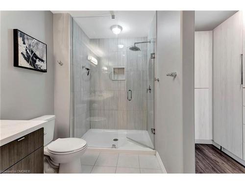 20-35 Midhurst Heights, Stoney Creek, ON - Indoor Photo Showing Bathroom