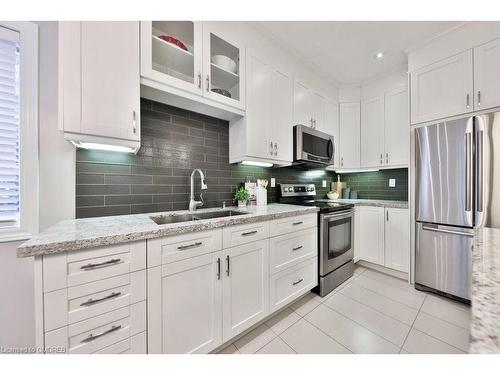 1024 Queen Street W, Mississauga, ON - Indoor Photo Showing Kitchen With Double Sink With Upgraded Kitchen