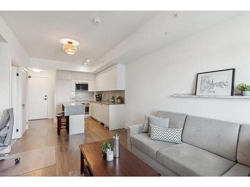 1112-2489 Taunton Road, Oakville, ON - Indoor Photo Showing Living Room