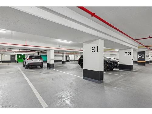 1112-2489 Taunton Road, Oakville, ON - Indoor Photo Showing Garage