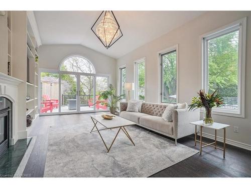 20 Craven Avenue, Burlington, ON - Indoor Photo Showing Living Room With Fireplace