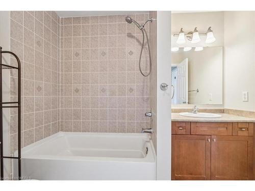 4016 Donnic Drive, Burlington, ON - Indoor Photo Showing Bathroom