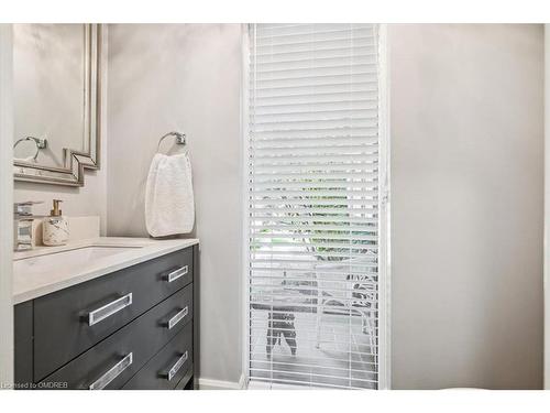 1301 Bunsden Avenue, Mississauga, ON - Indoor Photo Showing Bathroom