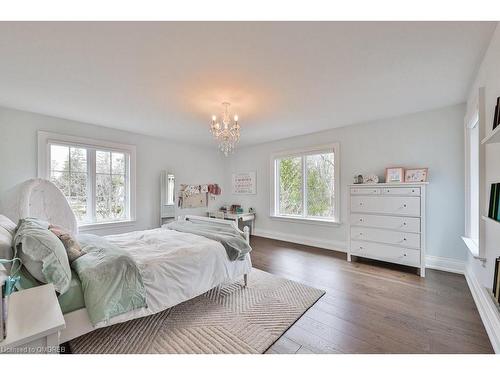 1257 Tecumseh Park Drive, Mississauga, ON - Indoor Photo Showing Bedroom