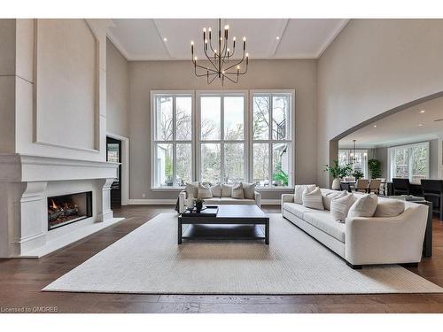 1257 Tecumseh Park Drive, Mississauga, ON - Indoor Photo Showing Living Room With Fireplace