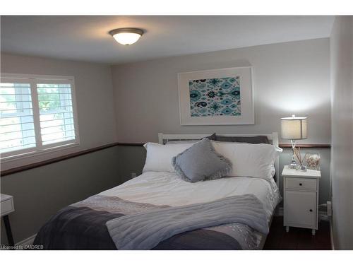 3 Nicol Street, Dundas, ON - Indoor Photo Showing Bedroom