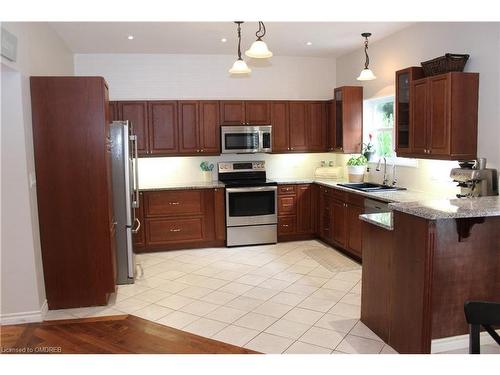 3 Nicol Street, Dundas, ON - Indoor Photo Showing Kitchen