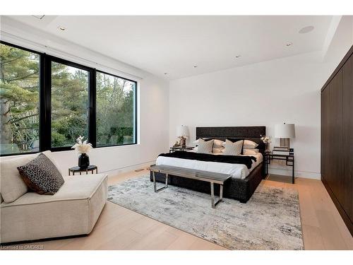 2048 Ardleigh Road, Oakville, ON - Indoor Photo Showing Bedroom