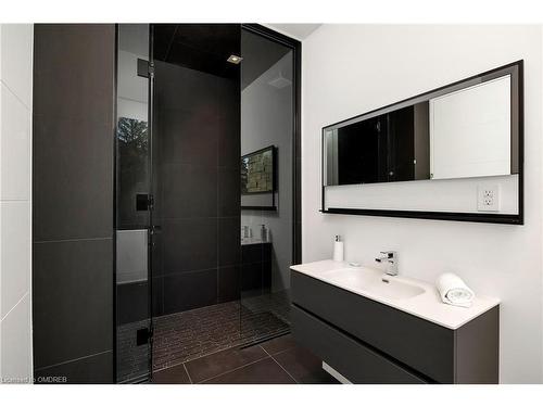 2048 Ardleigh Road, Oakville, ON - Indoor Photo Showing Bathroom