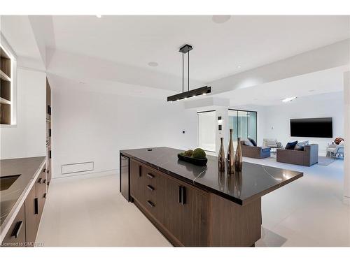 2048 Ardleigh Road, Oakville, ON - Indoor Photo Showing Kitchen