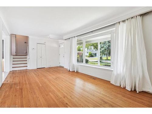 5352 Spruce Avenue, Burlington, ON - Indoor Photo Showing Other Room