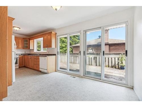 5352 Spruce Avenue, Burlington, ON - Indoor Photo Showing Other Room