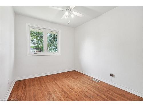 5352 Spruce Avenue, Burlington, ON - Indoor Photo Showing Other Room