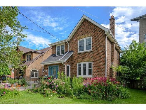 39 Court Street N, Milton, ON - Outdoor With Facade