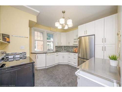 39 Court Street N, Milton, ON - Indoor Photo Showing Kitchen