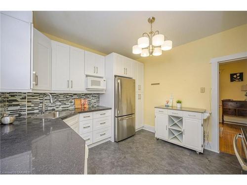 39 Court Street N, Milton, ON - Indoor Photo Showing Kitchen